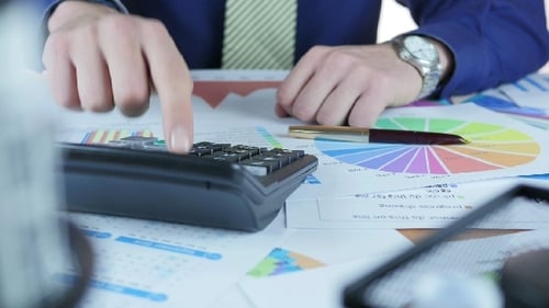 Analyzing Business Diagram And Graph