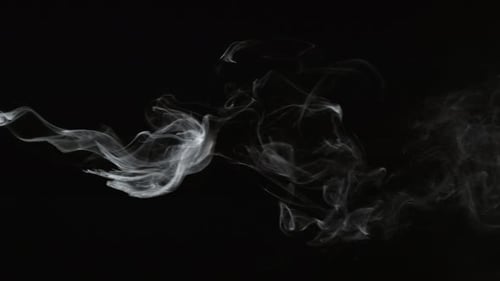 Rauch auf schwarzem Hintergrund in Zeitlupe; aufgenommen auf Phantom Flex 4K bei 1000 fps