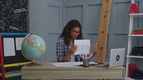 Enthusiastic Teacher Explains Emotions in Online Class