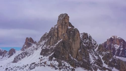 Montagne Ra Gusela près du col de Giau en hiver