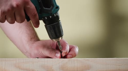 Fastening Screw in Wood with Electric Drill