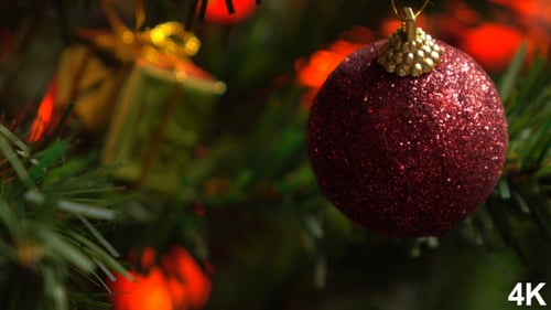Sparkling Christmas Tree Ornaments and Festive Lights