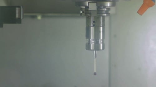 Maschine: Patrone mit einem Bohrer einsetzen