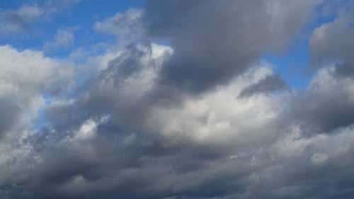 Schnell bewegende Regen, Sturm, Wolken