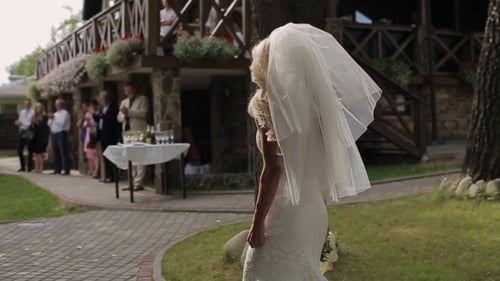 Bride Comes To Groom