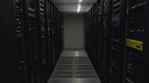 Equipamento de telecomunicações na sala do datacenter