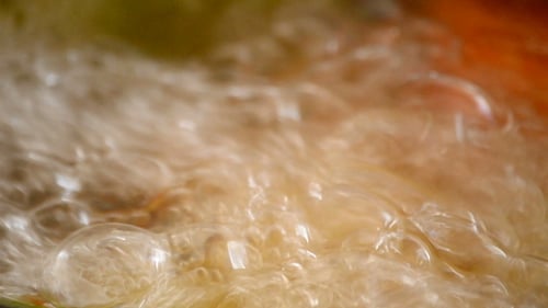 Eine Suppe kochen