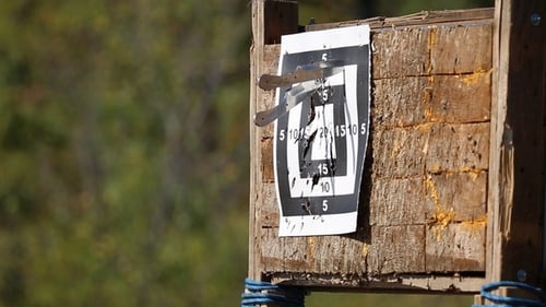 Turnier-Wurfmesser auf Ziele
