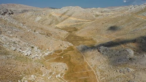 Des montagnes arides filmées sur un Drone Turkey Alanya