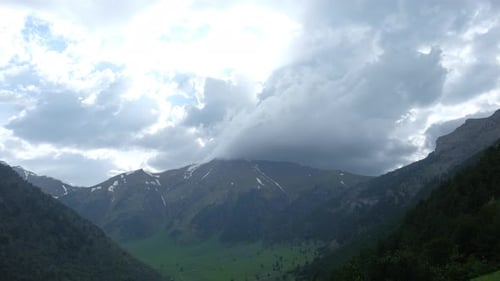 Wolken im Kaukasus