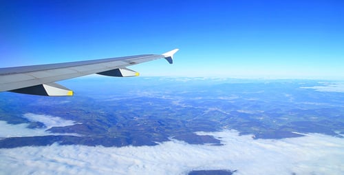 Flug über Wolken