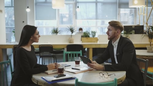 Geschäftspartner bei dem Treffen