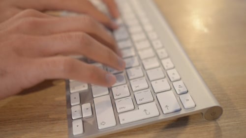 Fast Motion Typing on Keyboard