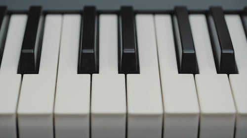 Musikinstrument. Ausrüstung. Keyboards, Klaviersynthesizer. Midi