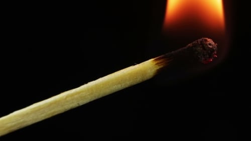 Brennendes Spiel und Flamme