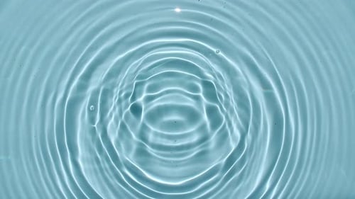 Вода как талисман: древняя магия жидкого зеркала, которая работает до сих пор