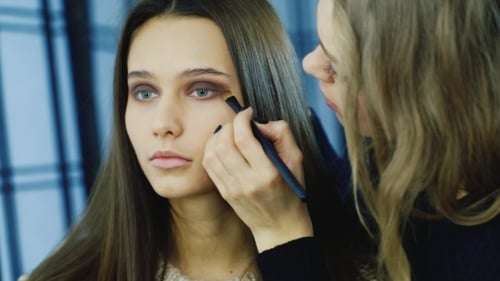 Belle Jeune Femme Maquillage