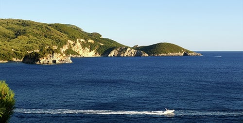 Bateaux dans la belle baie