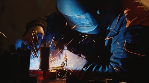 Arbeiten Sie mit der Schweißfabrik