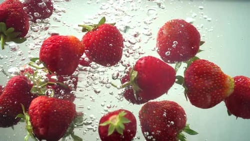 The Falling Strawberry in Water 8