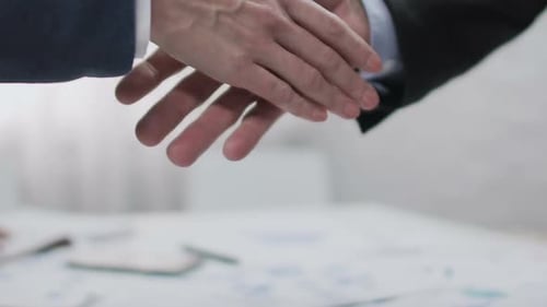 Acordo de aperto de mão, acordo sobre plano de negócios, negociação bem-sucedida, startup
