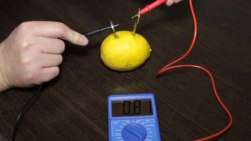 Lemon Batterie und Schlüssel