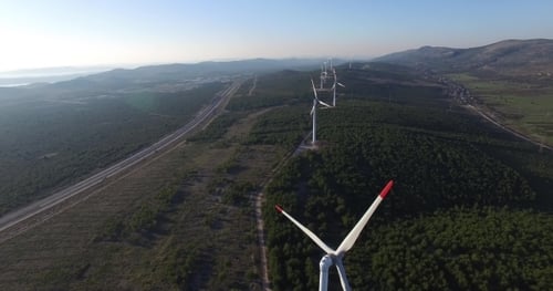 Vista aérea de los generadores de energía eólica