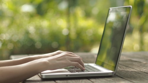Use Computer Laptop