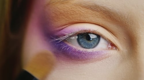 Make-Up Blauäugige Frau
