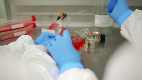 Arbeit in einem chemischen Labor
