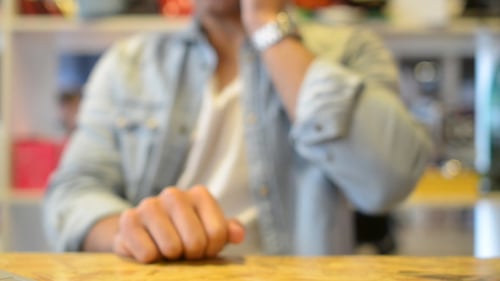 Composer, parler et passer un appel téléphonique