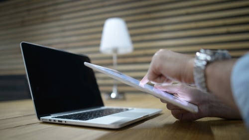 Working Online, Using Tablet