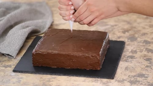 Decorating Chocolate Cake With Frosting