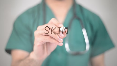 Doctor Writes Skin in Hospital Setting