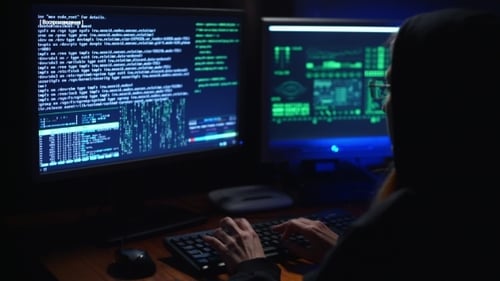 Girl Hacker quebra uma senha