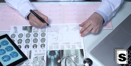 Doktor im Büro