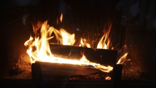 Brennender Kamin zu Hause