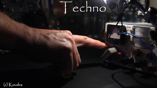 Girando o interruptor de luz