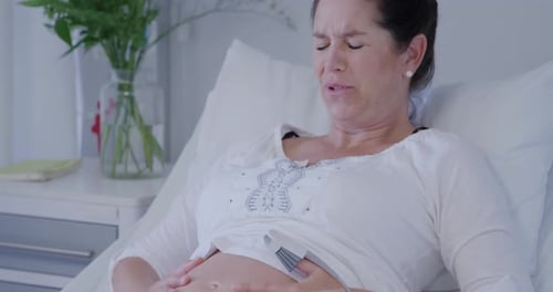 Mujer embarazada en el hospital
