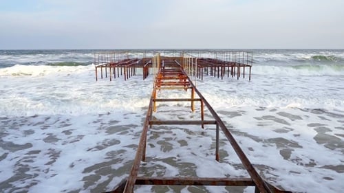 Rostiger alter Pier