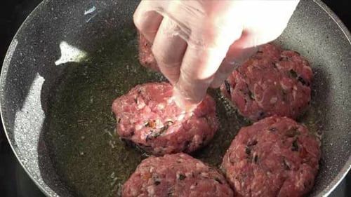 Fleischbällchen oder Schnitzel