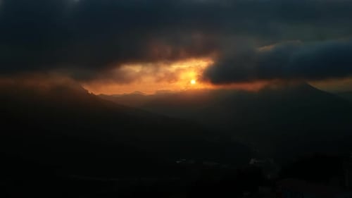 Sonnenuntergang in Wolken