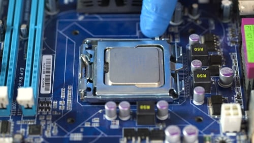 Entwickler, die die PC-Teile reparieren