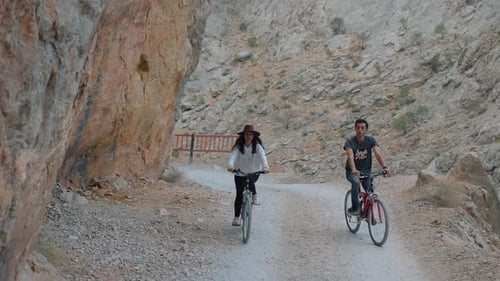 Mountainbiker im Canyon