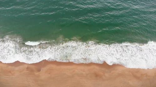 Aerial Drone Shot View the Ocean of the Ocean Waves, Beautiful Waves Do Not End Frames One By One