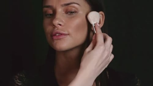 Doing Perfect Makeup for Woman