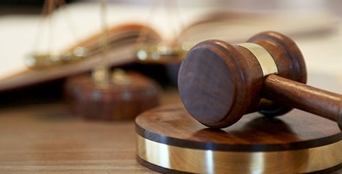 Martelo batido no bloco