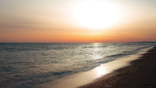 Coucher de soleil marin sur la mer