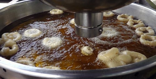 Donut de postre tradicional turco Lokma 7