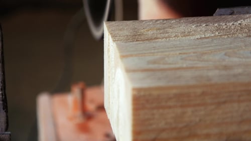 Most Saw Aligns Edges Of The Boards